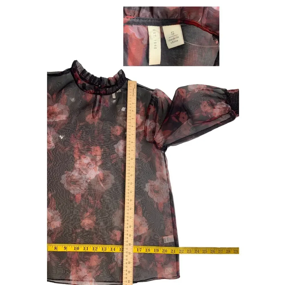 Bundle of 4‎ tops -Women’s Size Small Work Wear Casual Tops Skull Floral Print - Picture 8 of 14